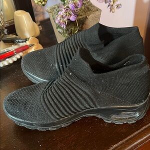 Black womens Slip-On Sneakers